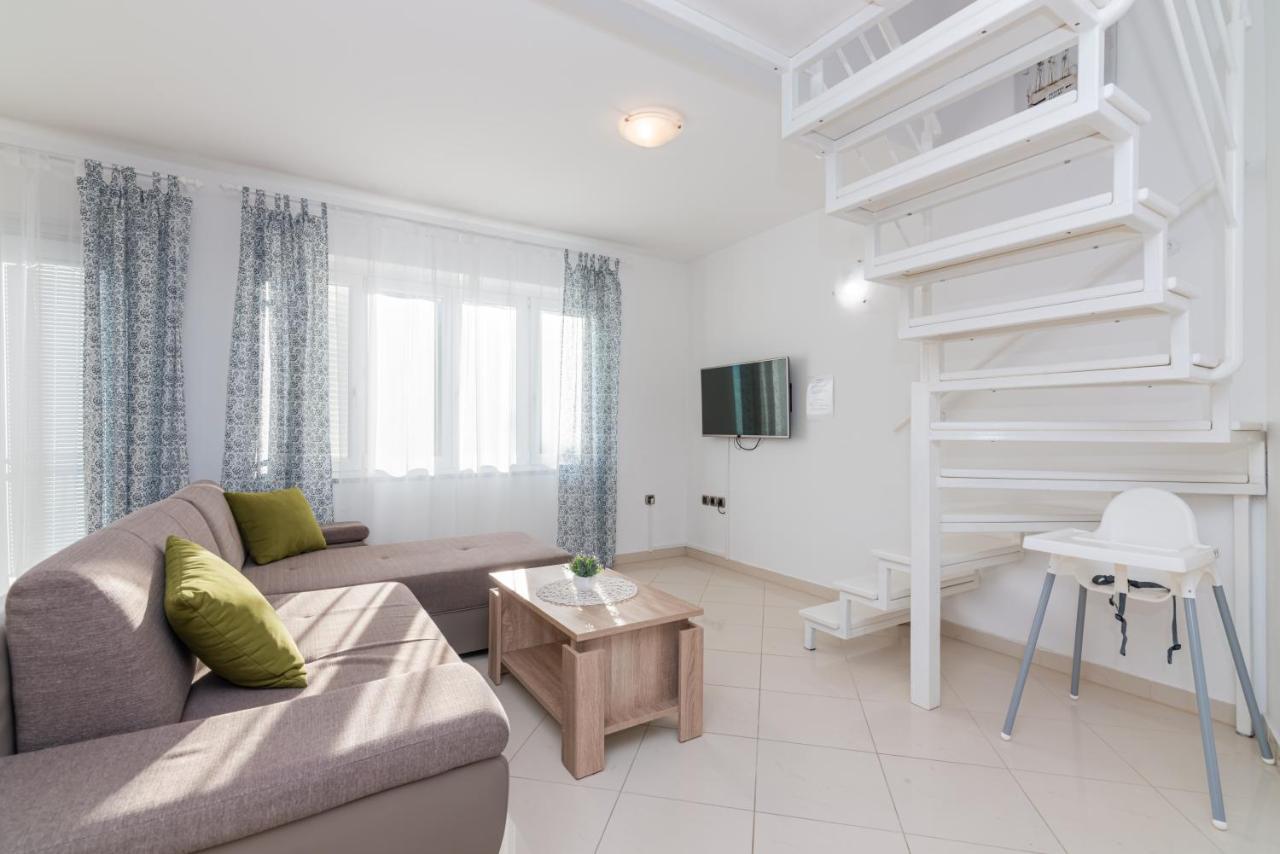 Apartment Mimoza 5, Baska, Krk Exteriör bild